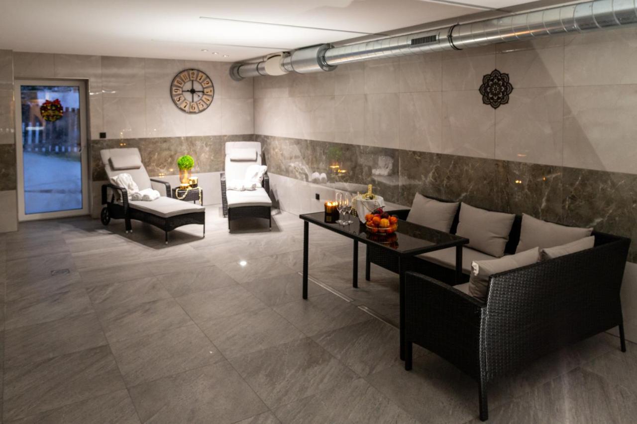 Wellness Hotel Edelweiss 리베레츠 외부 사진