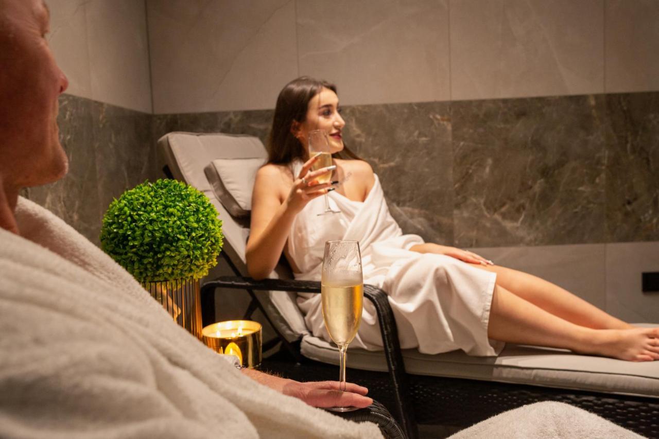 Wellness Hotel Edelweiss 리베레츠 외부 사진